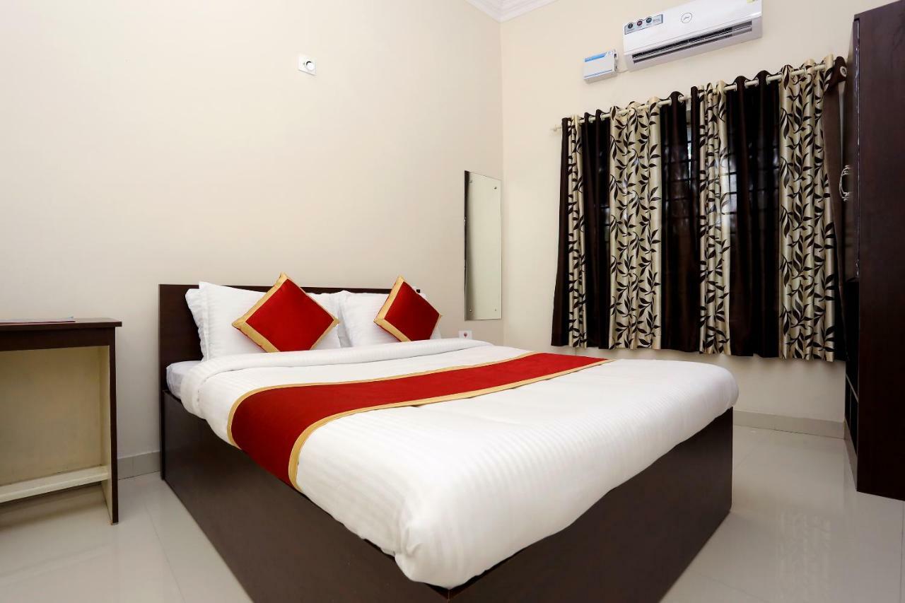 Oyo 9118 Saravana Inn 트리반드룸 외부 사진