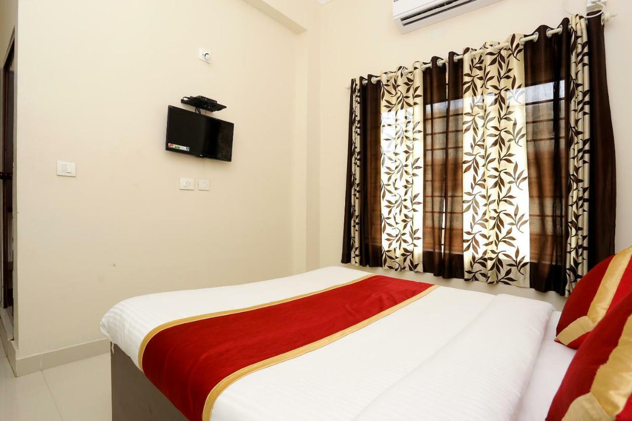 Oyo 9118 Saravana Inn 트리반드룸 외부 사진